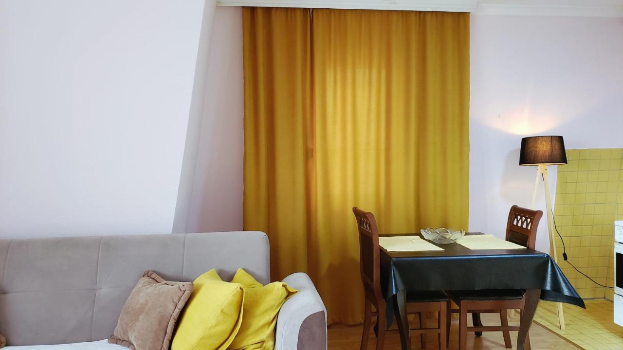 Spacious Downtown Apartment With A City View بريشتاين المظهر الخارجي الصورة