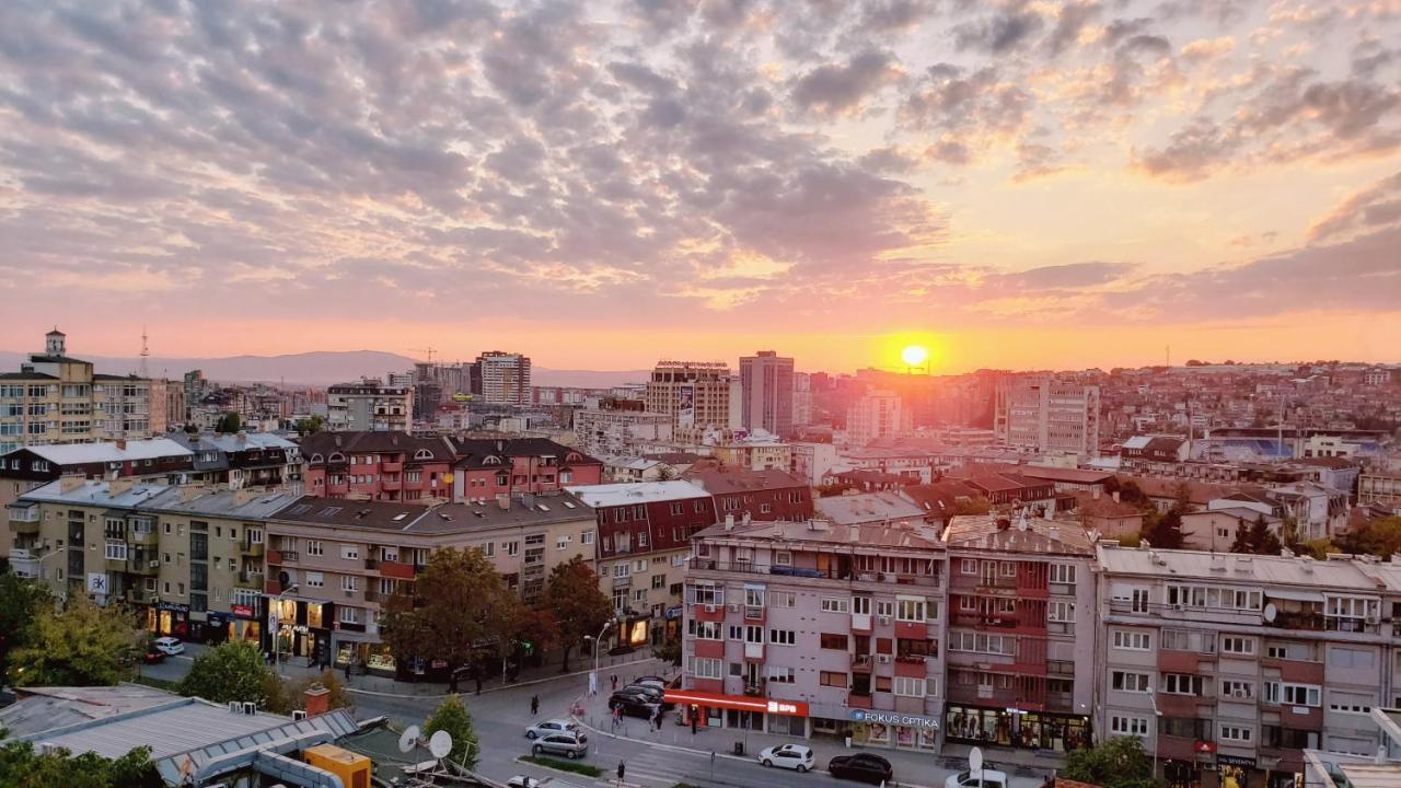 Spacious Downtown Apartment With A City View بريشتاين المظهر الخارجي الصورة
