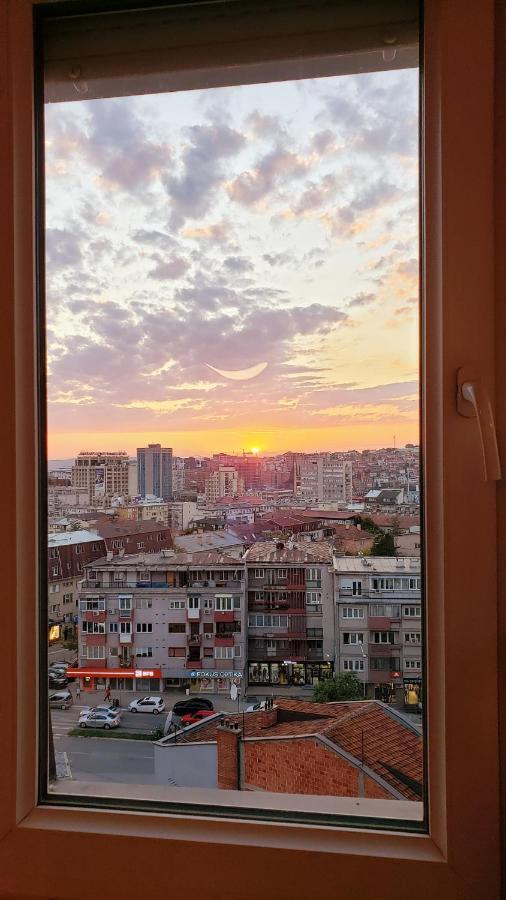 Spacious Downtown Apartment With A City View بريشتاين المظهر الخارجي الصورة